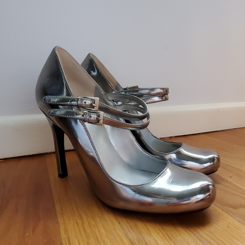 Guess metallic gunmetal silver heels